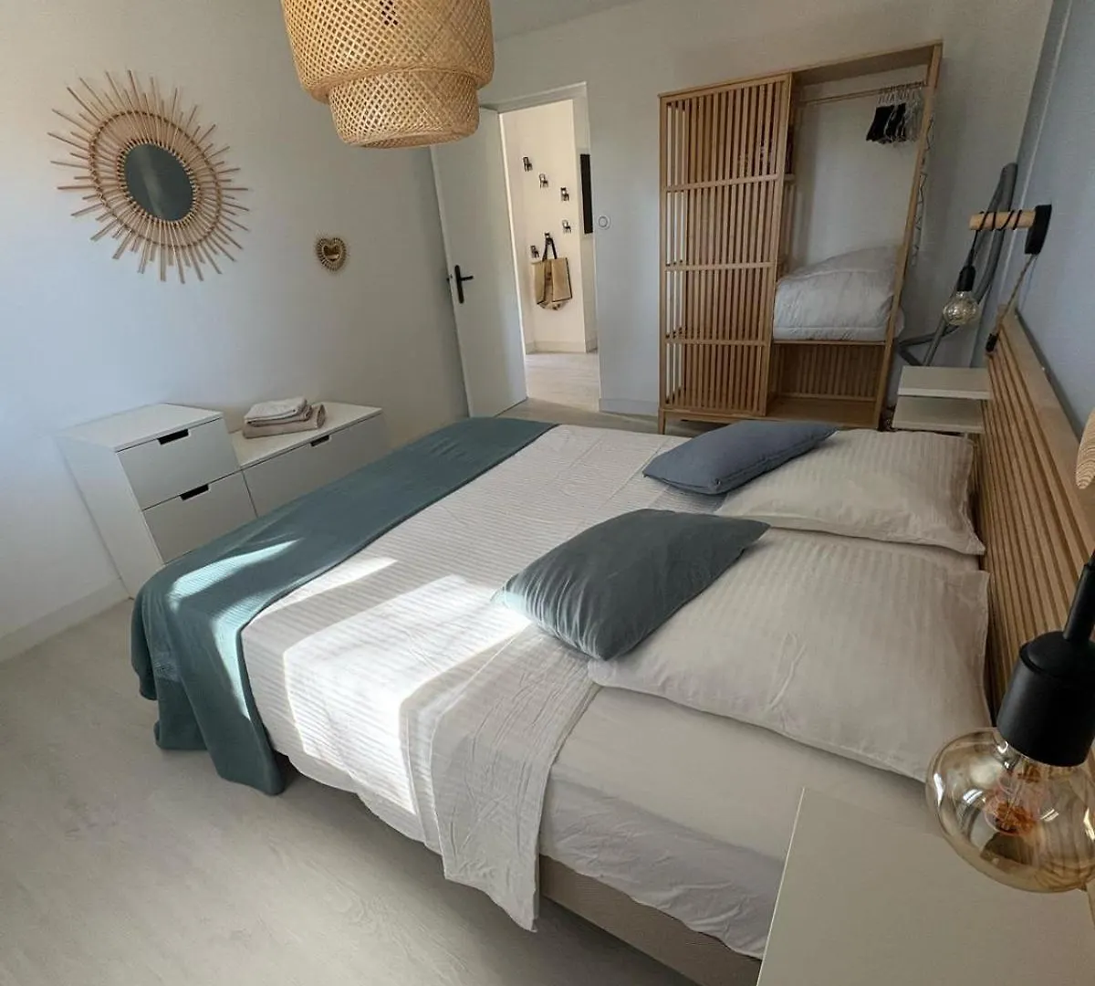 Apartment T2 Tout Confort Et Moderne, Climatise Avec Balcon Et Parking, A 10 Min Du Port Et De La Plage Sanary-sur-Mer