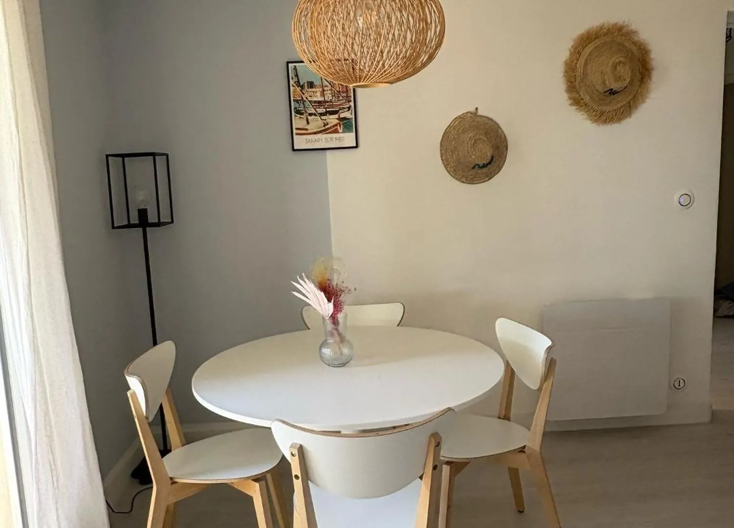 T2 Tout Confort Et Moderne, Climatise Avec Balcon Et Parking, A 10 Min Du Port Et De La Plage Sanary-sur-Mer Apartment