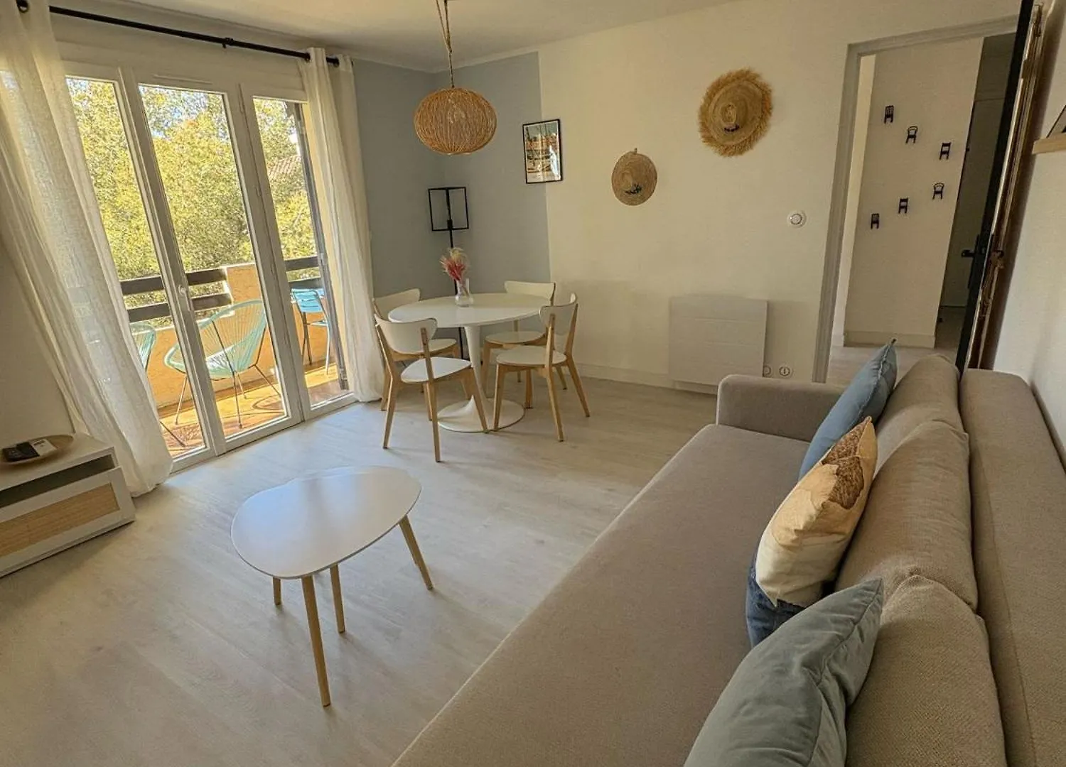 T2 Tout Confort Et Moderne, Climatise Avec Balcon Et Parking, A 10 Min Du Port Et De La Plage Sanary-sur-Mer 0*,  France